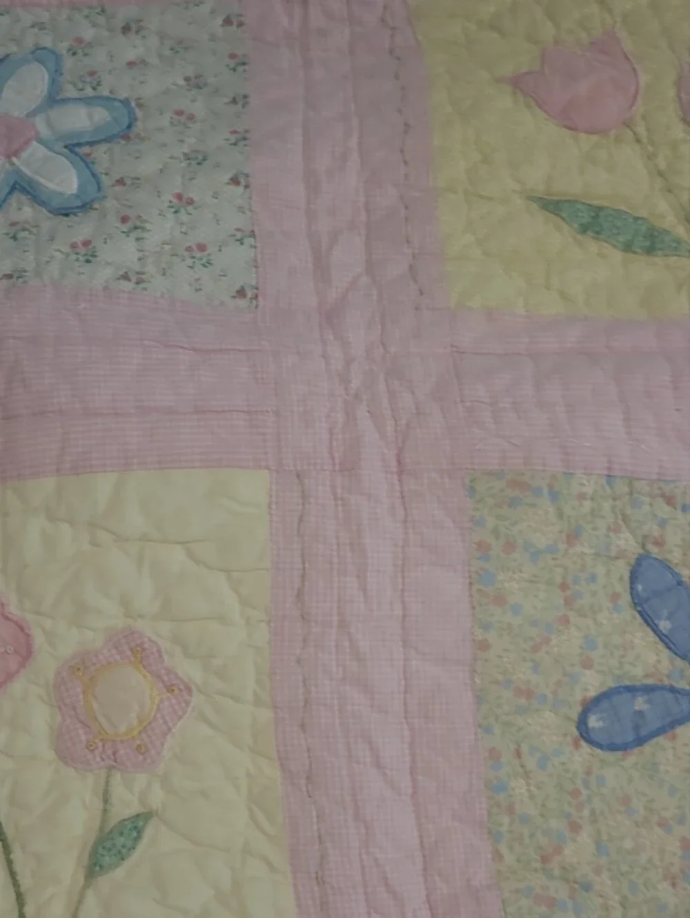 Cutter Quilt Pastel Pink Appliqué Floral Quilt - Soft Patchwork Bedding